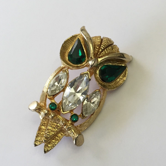 Vintage Jewelry - Vintage Rhinestone Owl Pin Brooch Gold Toned Metal
